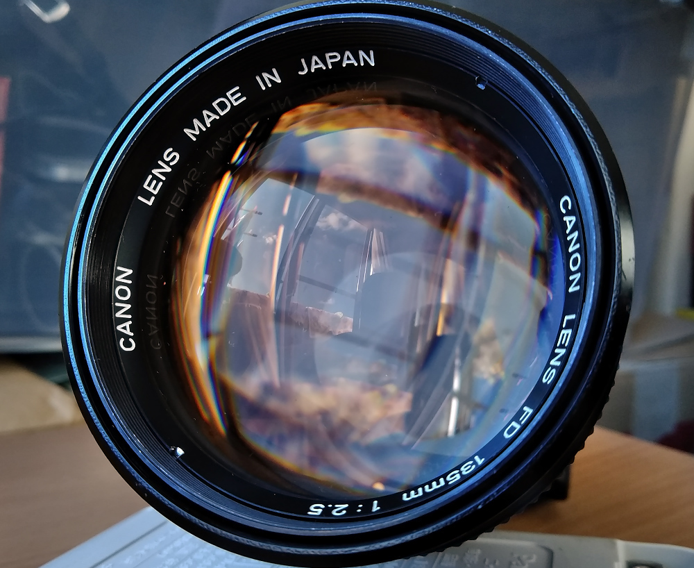 これぞ王道。いかにもCanonらしい発色、ボケ、写り。CANON LENS FD 135mm/F2.5は良いレンズです(^^)/: カメラと写真と猫と