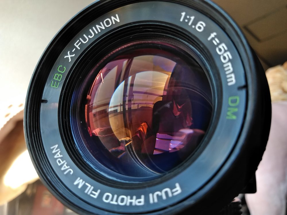 輸出専用。4群5枚構成クセノタール型。EBC X-FUJINON 55mm/F1.6 輸出専用。4群5枚構成クセノタール型。EBC X-FUJINON 55mm/F1.6