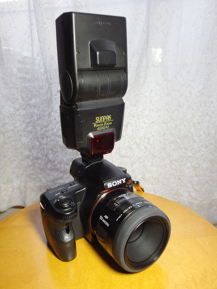 古いストロボ SUNPAK Power Zoom 4000AF（SONY／KonicaMinolta α互換品