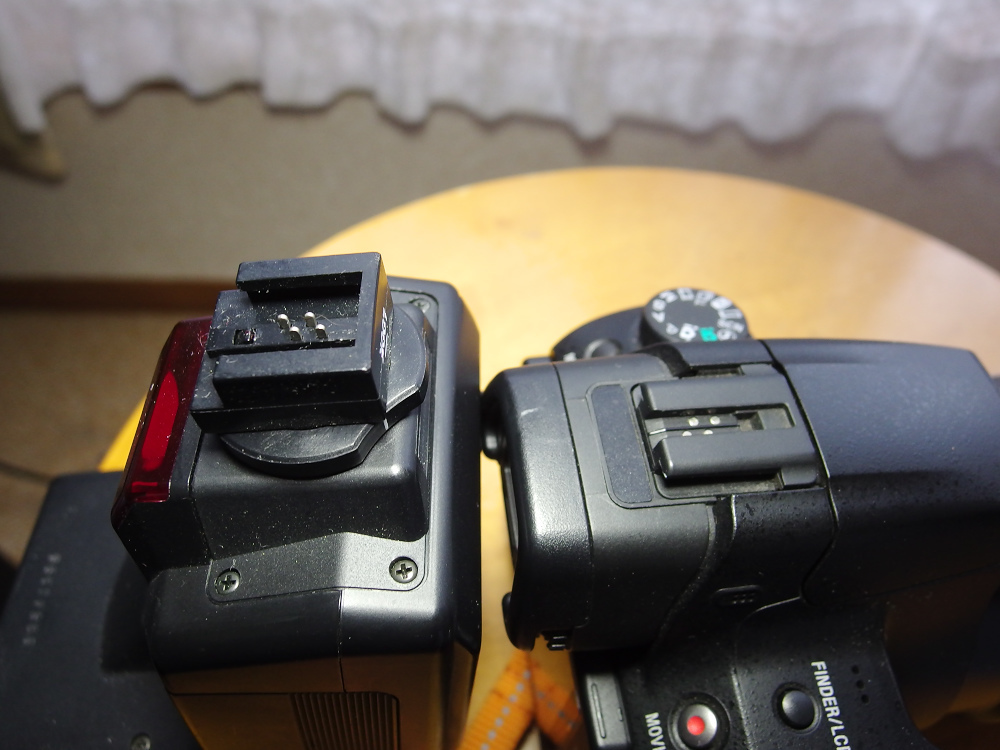 古いストロボ SUNPAK Power Zoom 4000AF（SONY／KonicaMinolta α互換品