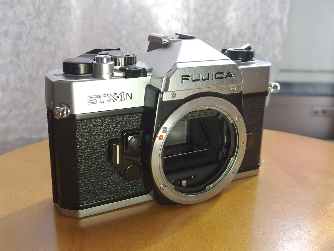 FUJICA（フジカ）銘での最終機、FUJICA STX-1Nの露出計動作不良を修理しました。簡単でした！(^^)/: カメラと写真と猫と